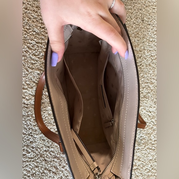 Kate Spade Purse - Picture 2 of 4